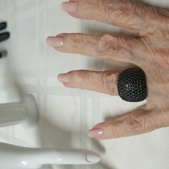 BLACK SPINEL RING, SZ 6.5 Cluster in 925 Sterling Silver, New Condition - Picture 2 of 5